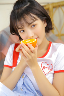 楼上的小女孩